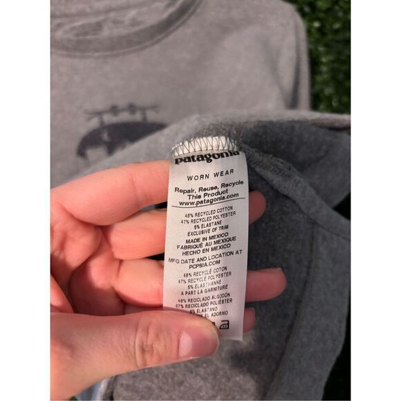 Patagonia Gray Uprisal Crewneck Women’s Sz Small Logo - Picture 5 of 5